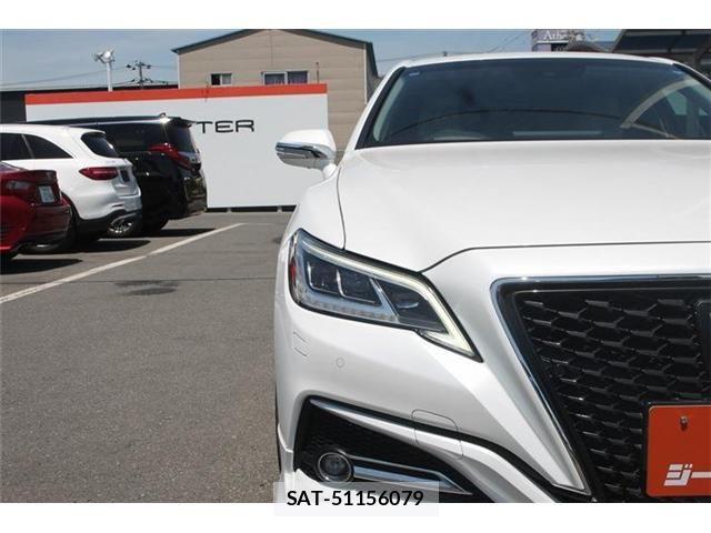 Toyota CROWN SEDAN 2021-04 6814390-17