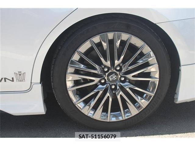 Toyota CROWN SEDAN 2021-04 6814390-23