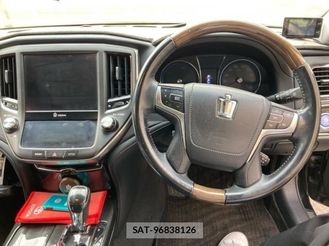 Toyota CROWN SEDAN 2015-04 6903728-12