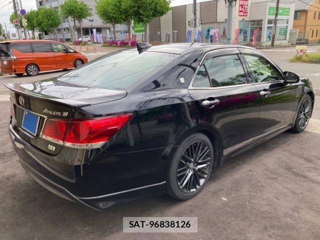 Toyota CROWN SEDAN 2015-04 6903728-3