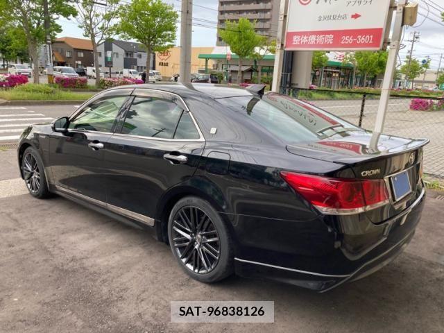 Toyota CROWN SEDAN 2015-04 6903728-4