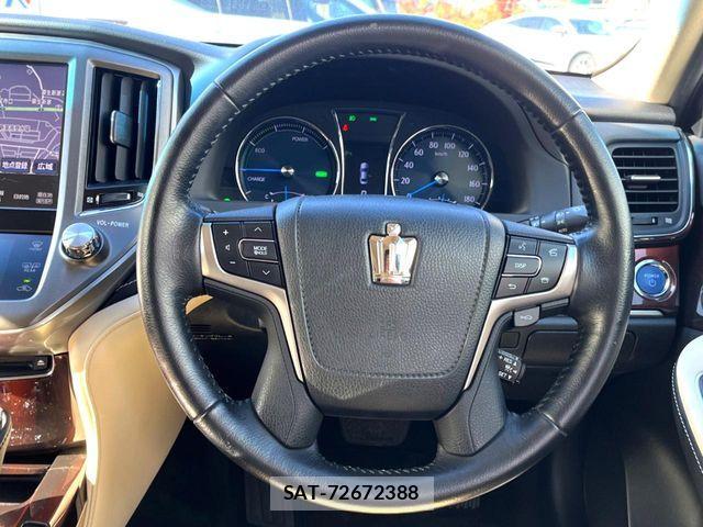 Toyota CROWN SEDAN 2014-02 6903699-12