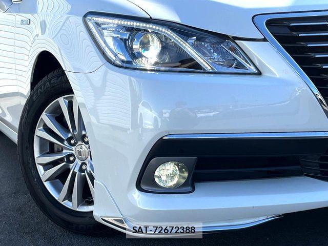Toyota CROWN SEDAN 2014-02 6903699-13