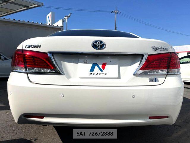 Toyota CROWN SEDAN 2014-02 6903699-16