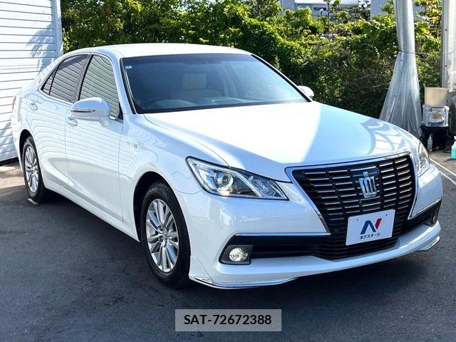 Toyota CROWN SEDAN 2014-02 6903699-17