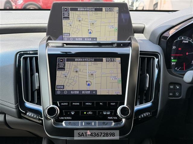 Toyota CROWN SEDAN 2018-09 6903687-10