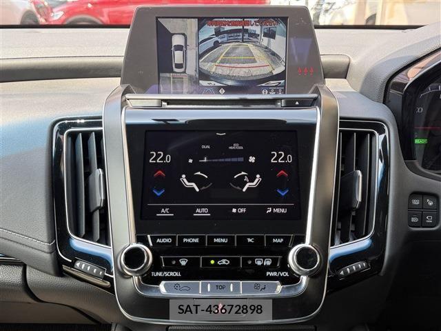 Toyota CROWN SEDAN 2018-09 6903687-11