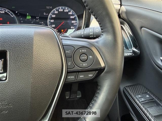 Toyota CROWN SEDAN 2018-09 6903687-15