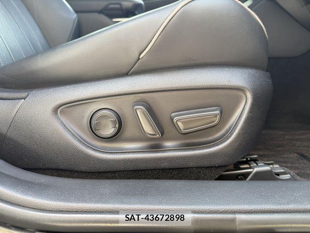 Toyota CROWN SEDAN 2018-09 6903687-21