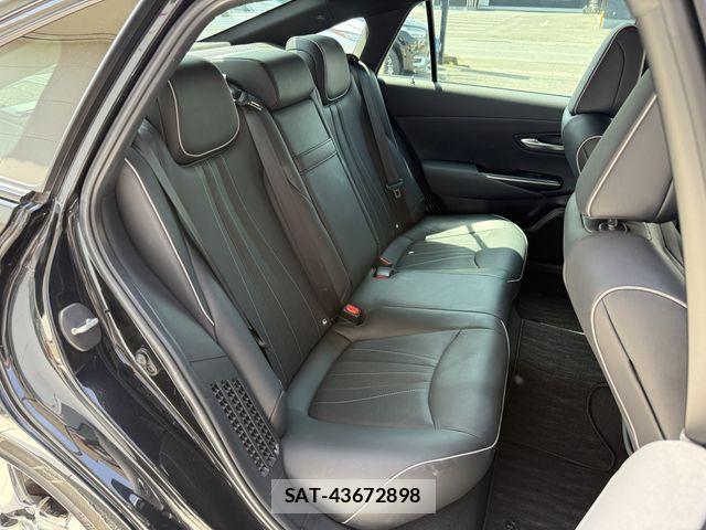 Toyota CROWN SEDAN 2018-09 6903687-23