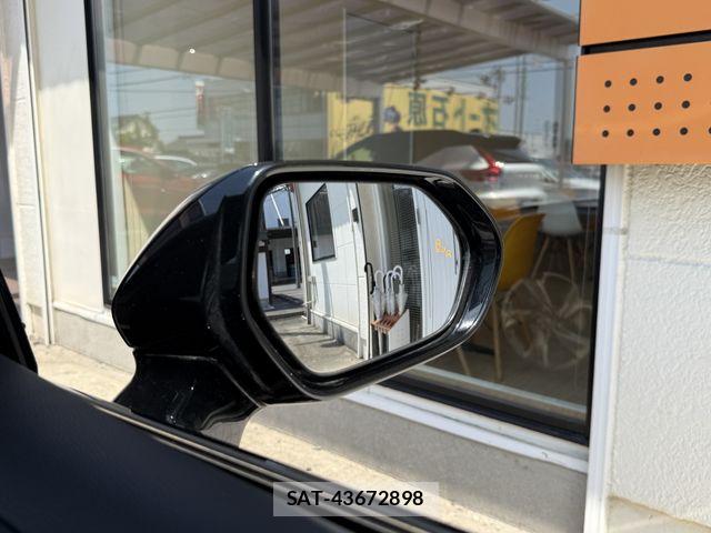 Toyota CROWN SEDAN 2018-09 6903687-25