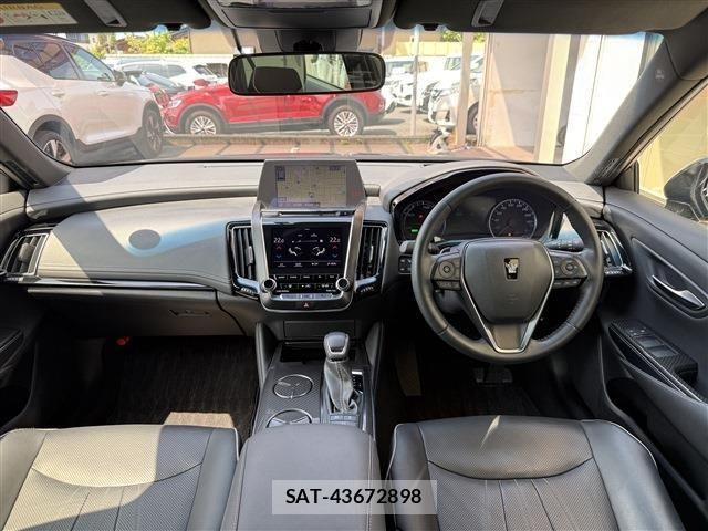 Toyota CROWN SEDAN 2018-09 6903687-8