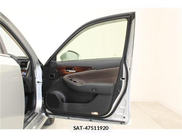 Toyota CROWN SEDAN 2013-04 6903716-28