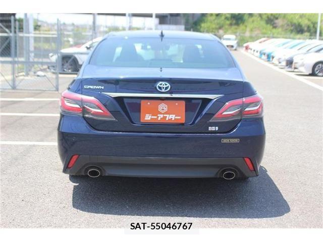 Toyota CROWN SEDAN 2020-04 6903698-10