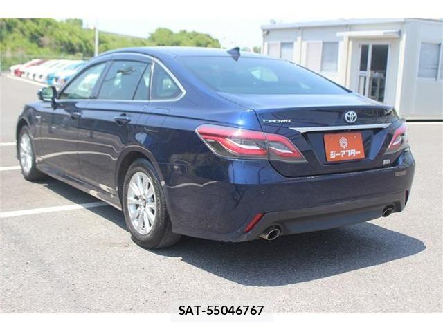 Toyota CROWN SEDAN 2020-04 6903698-11