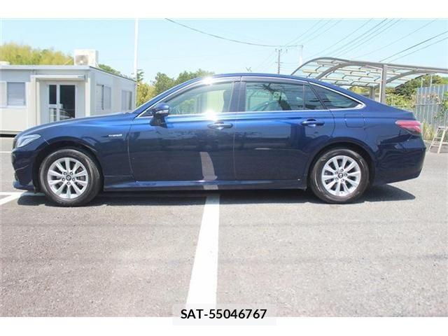 Toyota CROWN SEDAN 2020-04 6903698-12
