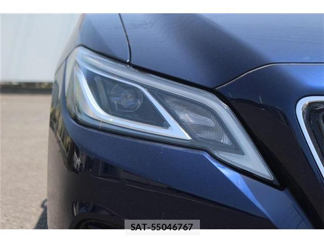 Toyota CROWN SEDAN 2020-04 6903698-14