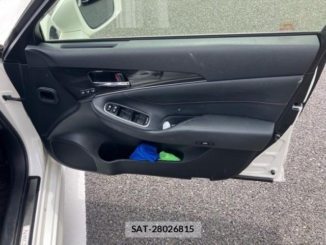 Toyota CROWN SEDAN 2013-12 6903729-11