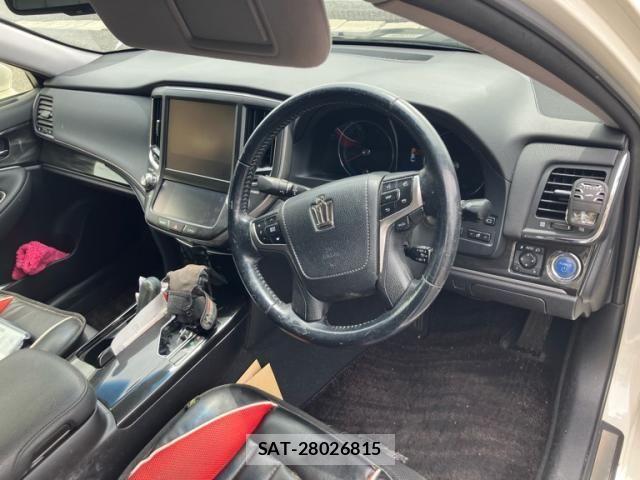 Toyota CROWN SEDAN 2013-12 6903729-12