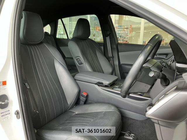 Toyota CROWN SEDAN 2021-12 6903674-16