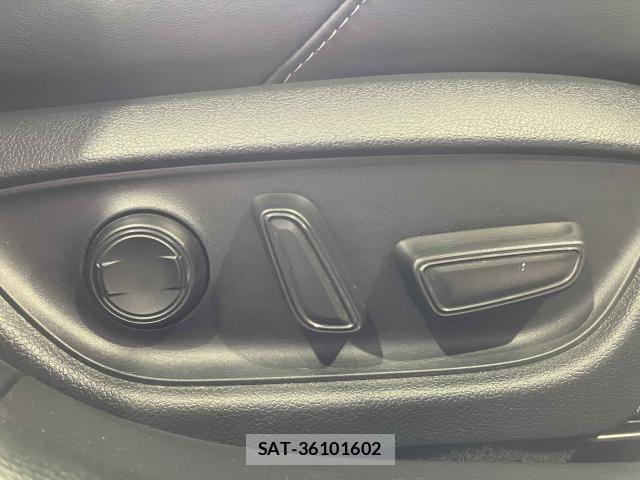 Toyota CROWN SEDAN 2021-12 6903674-17