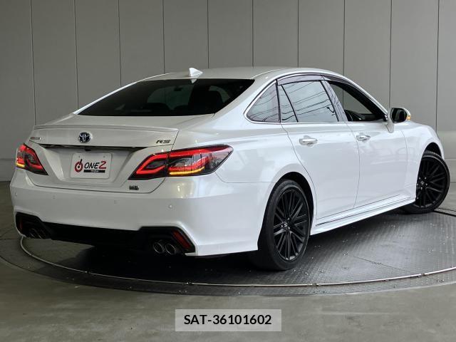 Toyota CROWN SEDAN 2021-12 6903674-1