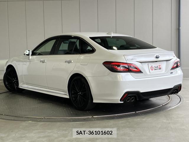 Toyota CROWN SEDAN 2021-12 6903674-26
