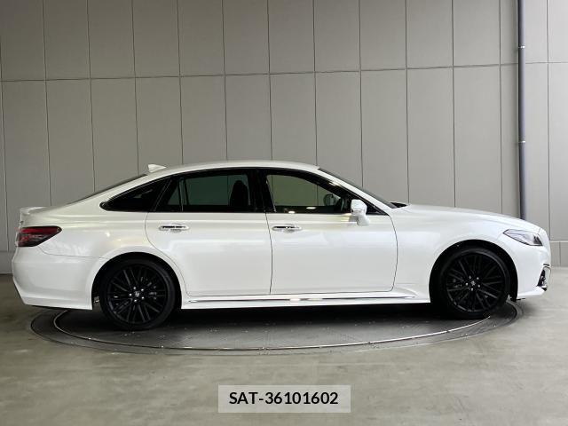 Toyota CROWN SEDAN 2021-12 6903674-27