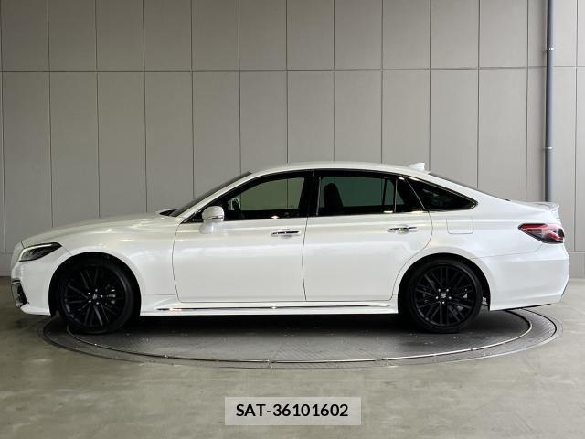 Toyota CROWN SEDAN 2021-12 6903674-28
