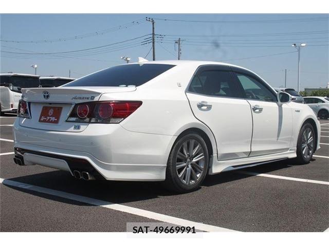 Toyota CROWN SEDAN 2017-07 6903702-9