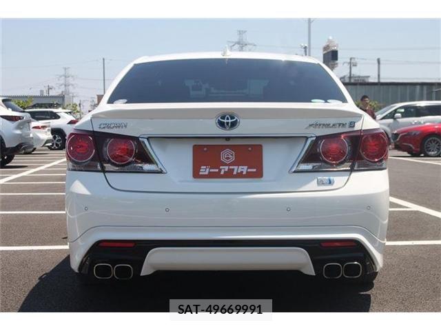 Toyota CROWN SEDAN 2017-07 6903702-10