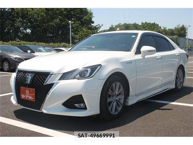 Toyota CROWN SEDAN 2017-07 6903702-13