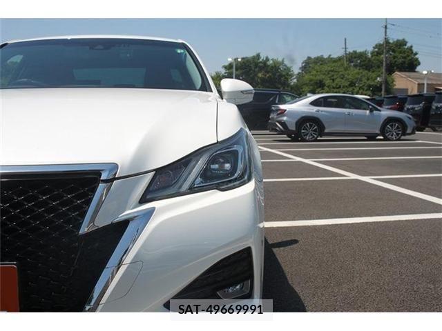 Toyota CROWN SEDAN 2017-07 6903702-14