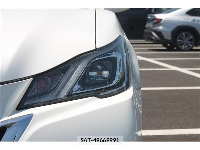 Toyota CROWN SEDAN 2017-07 6903702-15