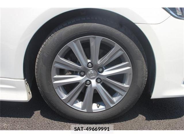 Toyota CROWN SEDAN 2017-07 6903702-22