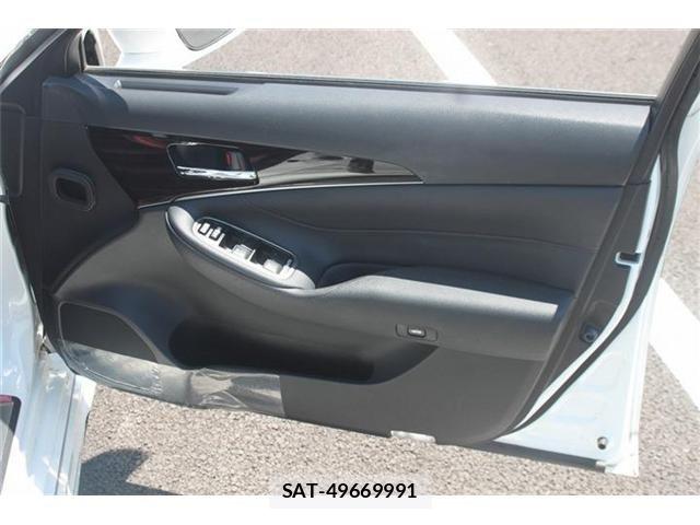 Toyota CROWN SEDAN 2017-07 6903702-29