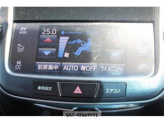 Toyota CROWN SEDAN 2017-07 6903702-3