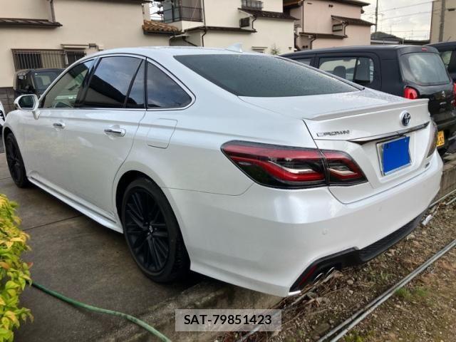 Toyota CROWN SEDAN 2022-01 6903676-3