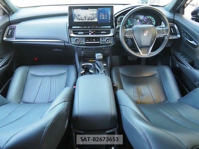 Toyota CROWN SEDAN 2021-09 6903680-10