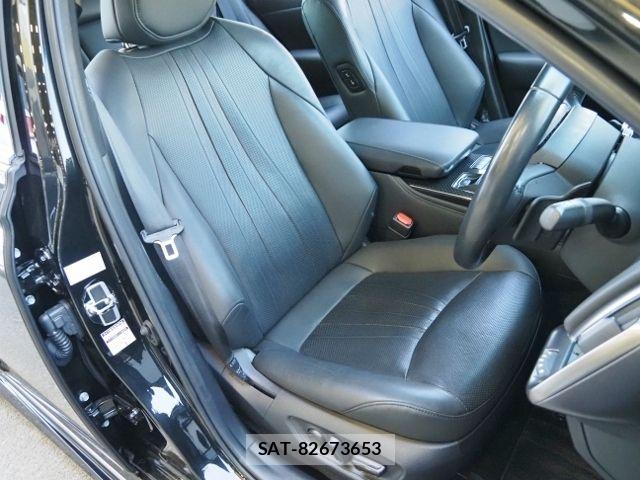 Toyota CROWN SEDAN 2021-09 6903680-11