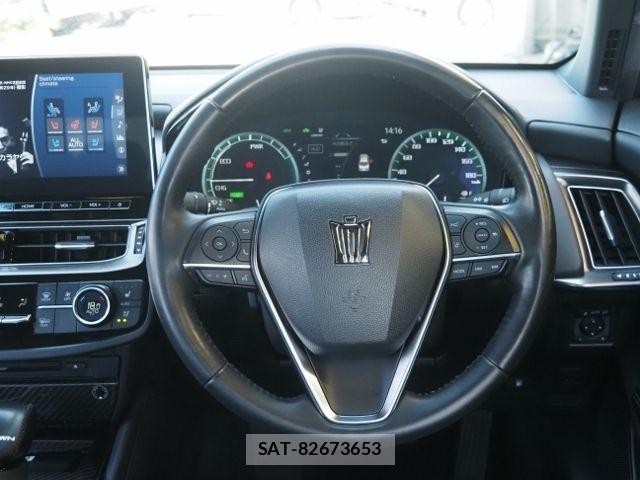 Toyota CROWN SEDAN 2021-09 6903680-15