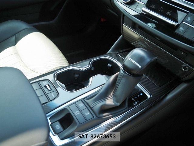 Toyota CROWN SEDAN 2021-09 6903680-28