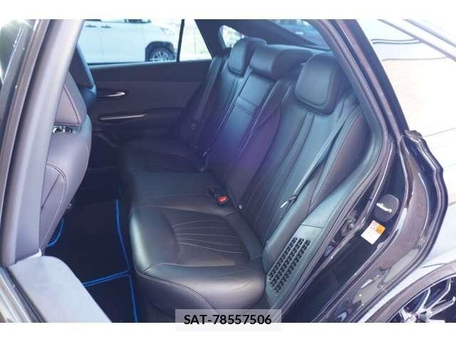Toyota CROWN SEDAN 2021-11 6903672-20