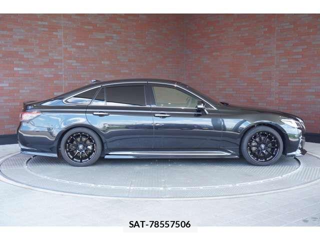 Toyota CROWN SEDAN 2021-11 6903672-5