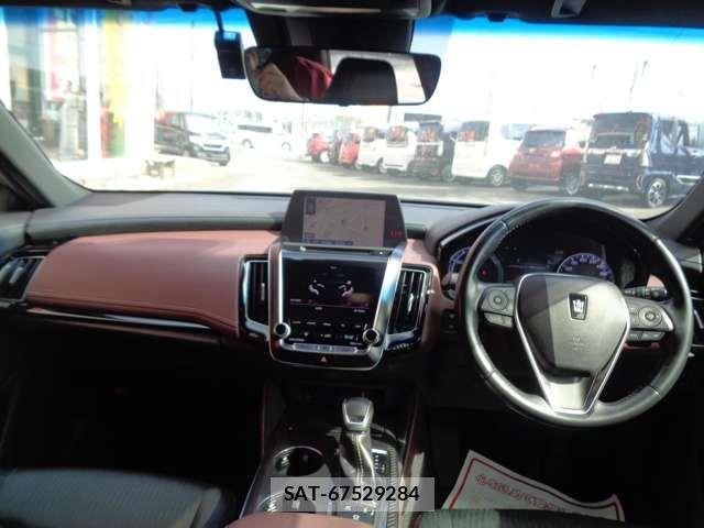 Toyota CROWN SEDAN 2019-05 6903688-16