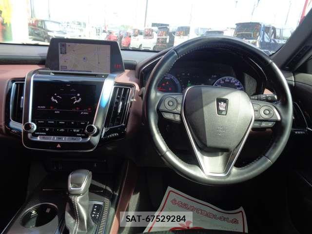 Toyota CROWN SEDAN 2019-05 6903688-17