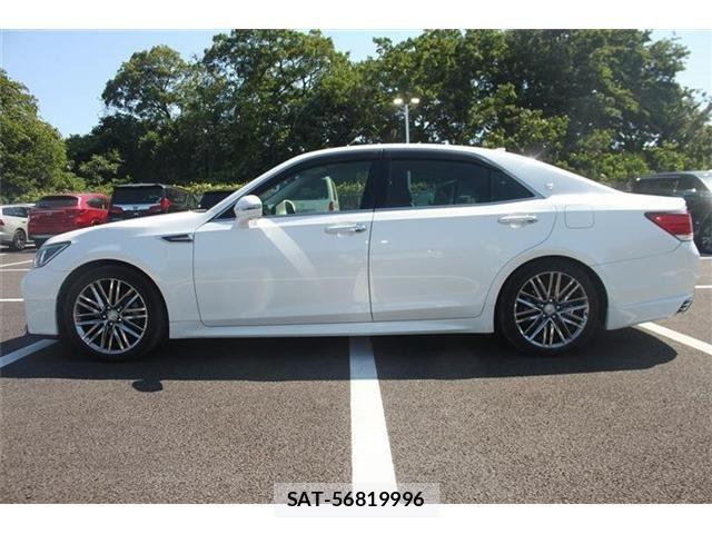 Toyota CROWN SEDAN 2016-04 6903697-12