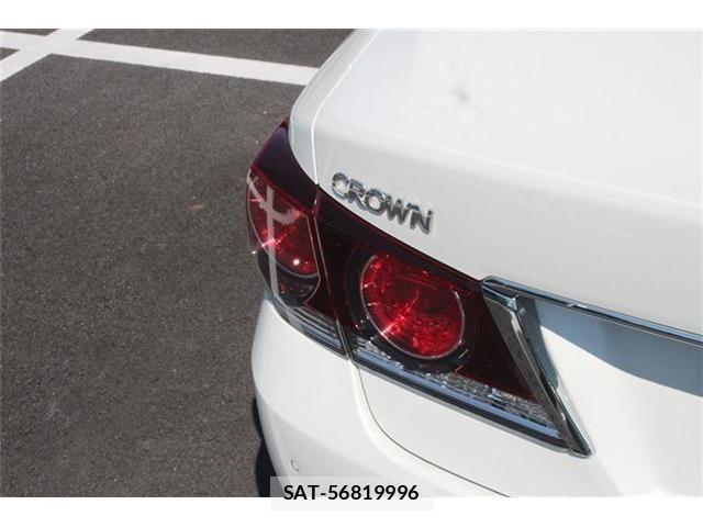 Toyota CROWN SEDAN 2016-04 6903697-19