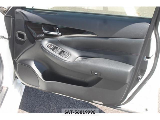 Toyota CROWN SEDAN 2016-04 6903697-29