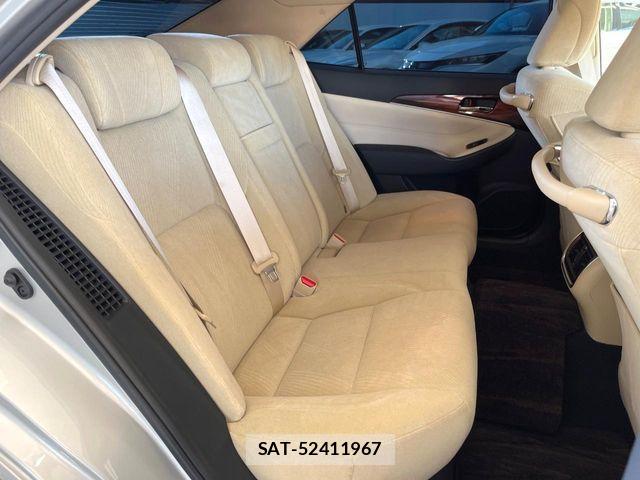 Toyota CROWN SEDAN 2013-09 6903717-10